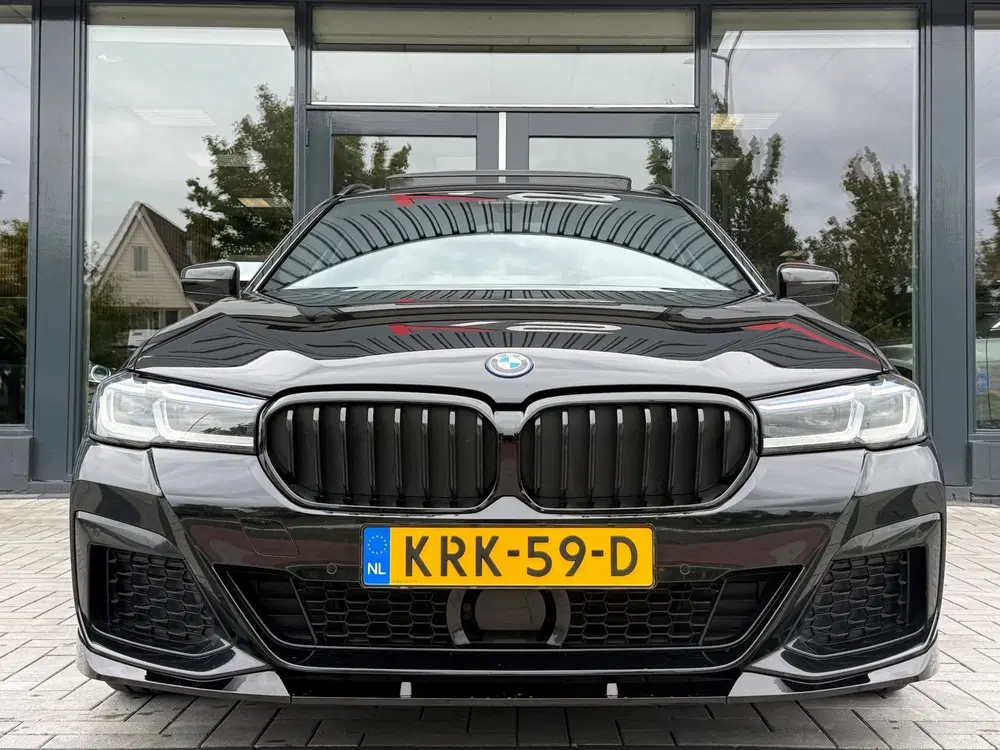 BMW 5-serie 530e Business M Pano Laser HUD Camera uit 2022, foto 3