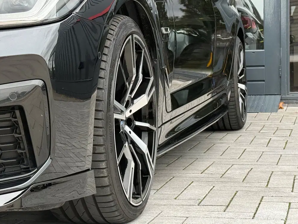 BMW 5-serie 530e Business M Pano Laser HUD Camera uit 2022, foto 6