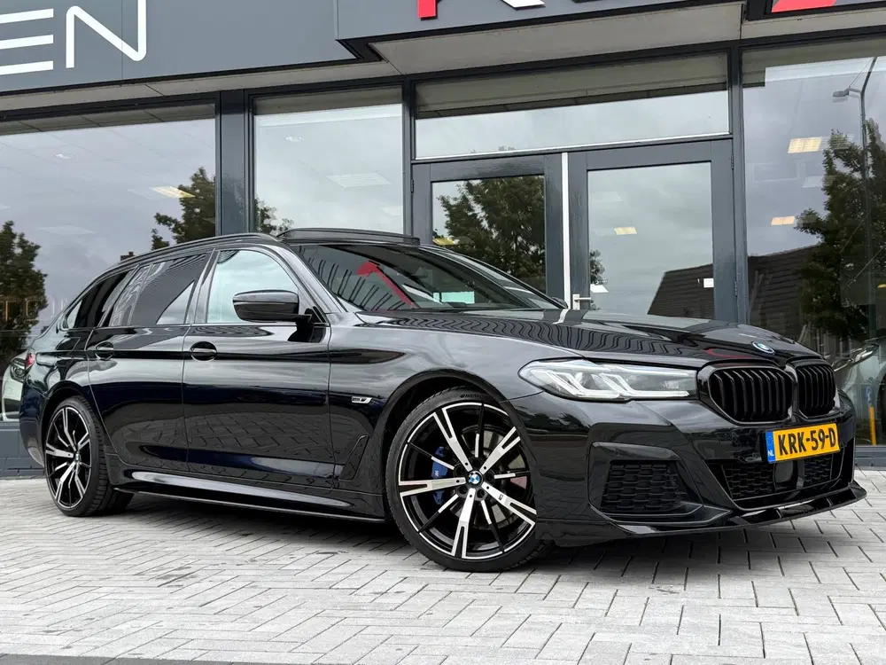 BMW 5-serie 530e Business M Pano Laser HUD Camera uit 2022, foto 7