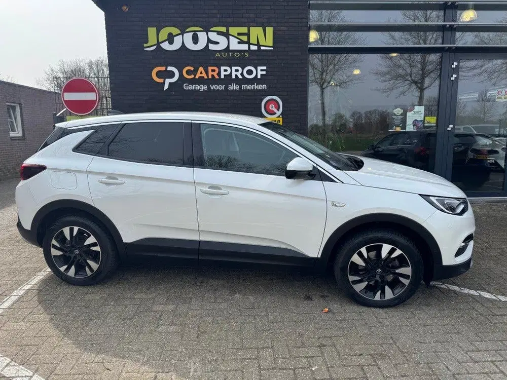 Opel Grandland 1.2 TURBO BUS. ELEG. uit 2021, foto 2