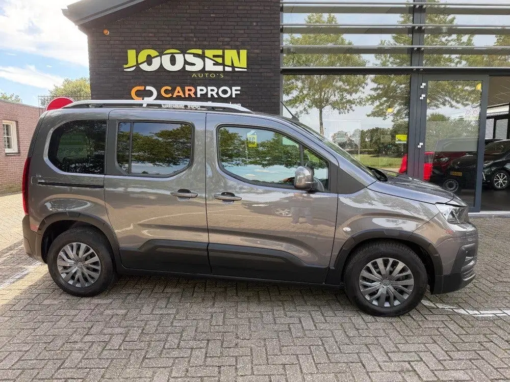 Peugeot Rifter 1.2 PURETECH ALLURE uit 2019, foto 2
