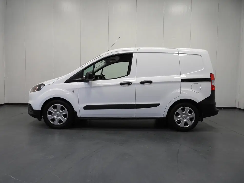 Ford Transit Courier 1.0 Trend EcoBoost NAVI uit 2021, foto 2