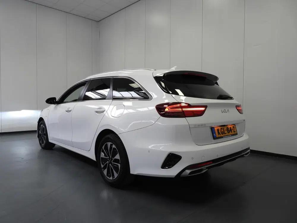 Kia Ceed 1.6 GDI PHEV Plug-In DynamicPlusLine NA uit 2022, foto 3