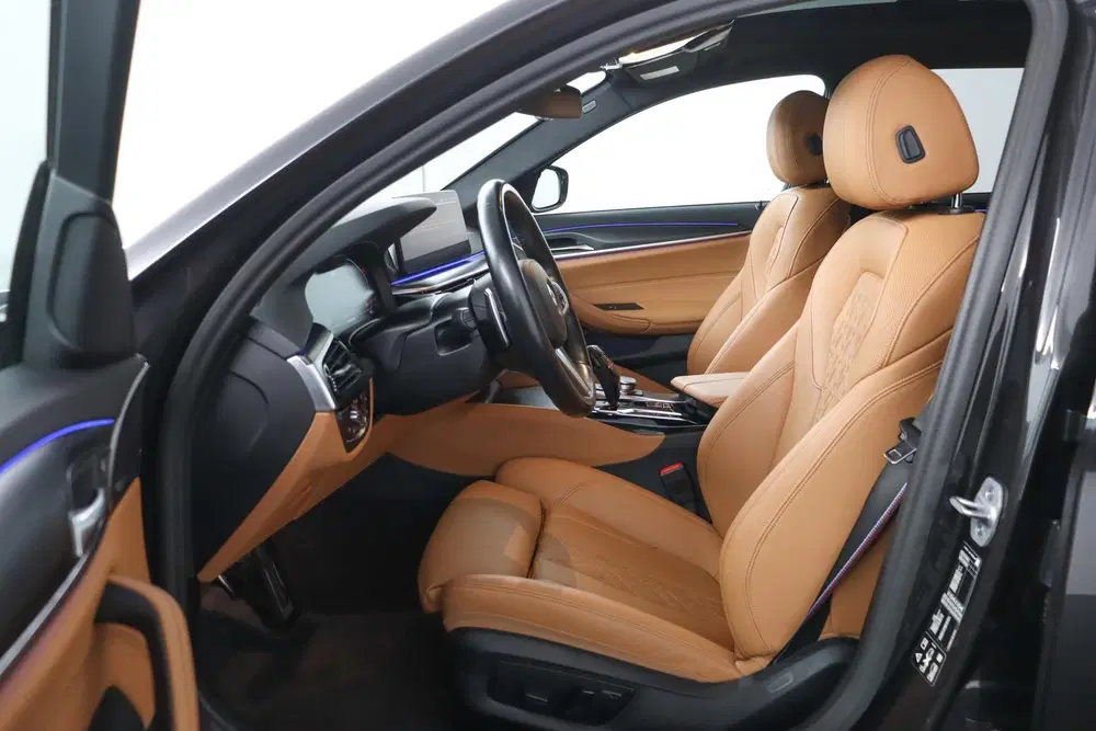 BMW 5-serie 540i xDrive Business Edition Plus uit 2023, foto 12