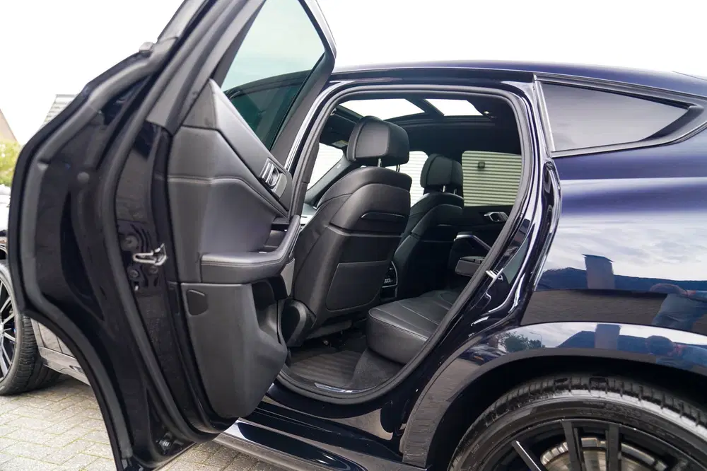 BMW X6 XDrive40i High Executive uit 2020, foto 7