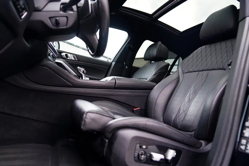 BMW X6 XDrive40i High Executive uit 2020, foto 8