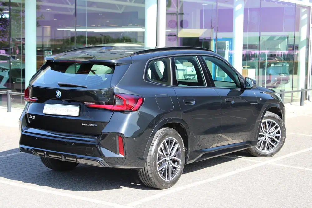 BMW X1 xDrive25e M Sport Automaat uit 2025, foto 3