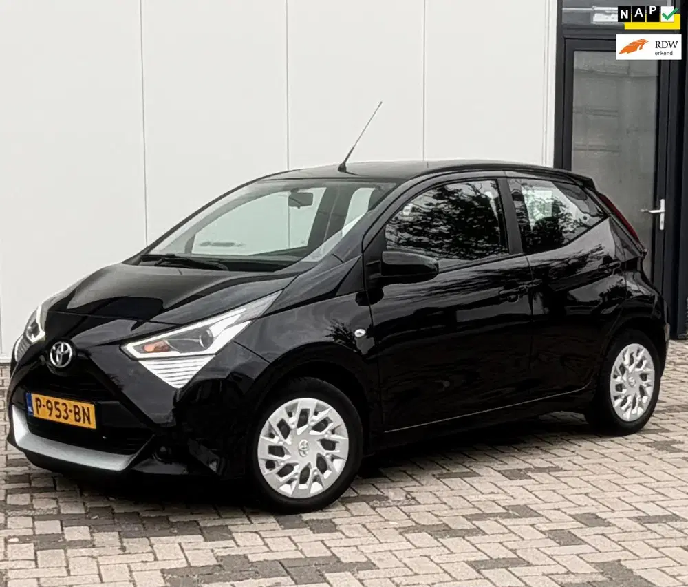 Toyota Aygo 1.0 VVT-i x-play AUTOMAAT uit 2022