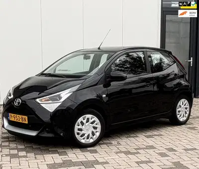 Toyota Aygo 1.0 VVT-i x-play AUTOMAAT uit 2022