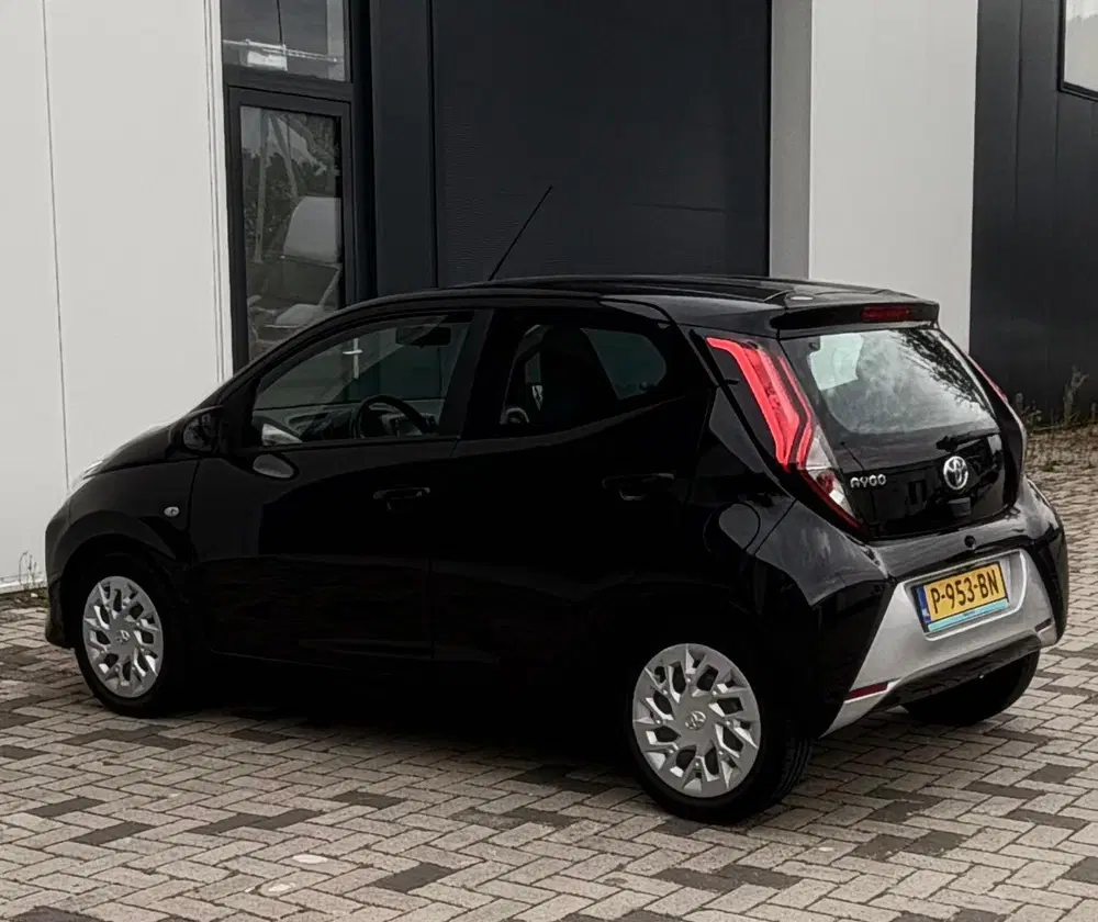 Toyota Aygo 1.0 VVT-i x-play AUTOMAAT uit 2022, foto 4