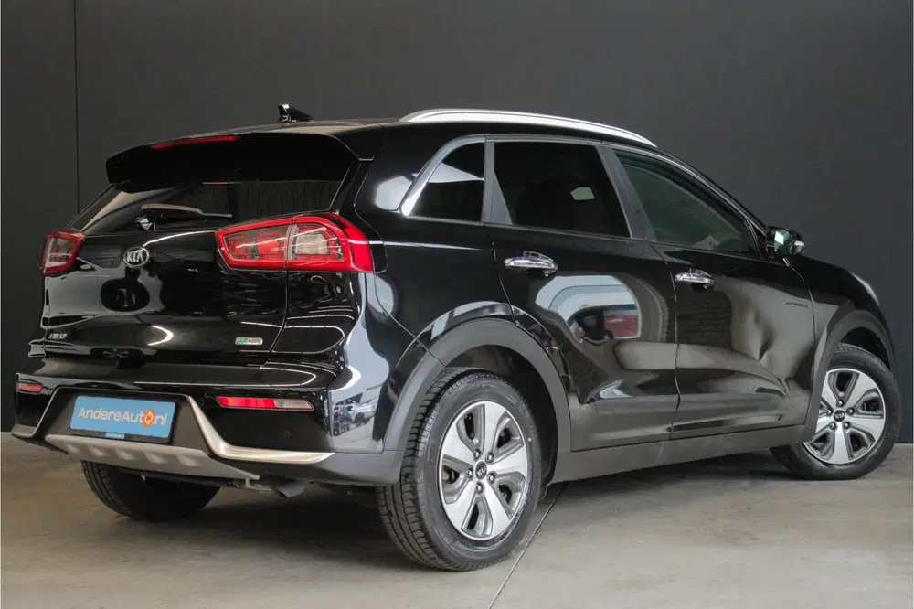 Kia Niro 1.6 GDi Hybrid DynamicLine uit 2020, foto 3