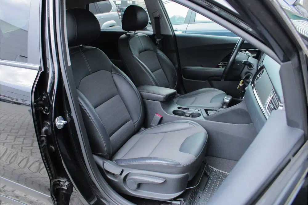 Kia Niro 1.6 GDi Hybrid DynamicLine uit 2020, foto 9