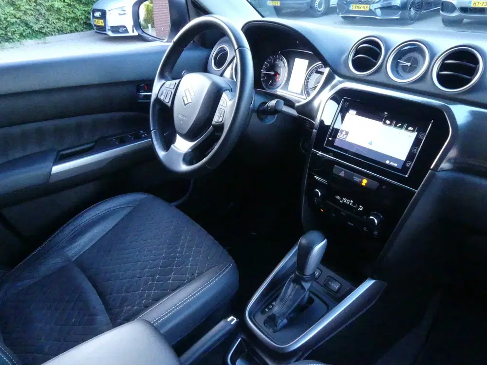 Suzuki Vitara 1.4 Boosterjet Style Smart Hybrid (bj 2021 uit 2021, foto 2