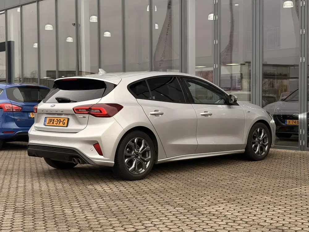 Ford Focus 1.0 EcoBoost Hybrid ST Line uit 2023, foto 10