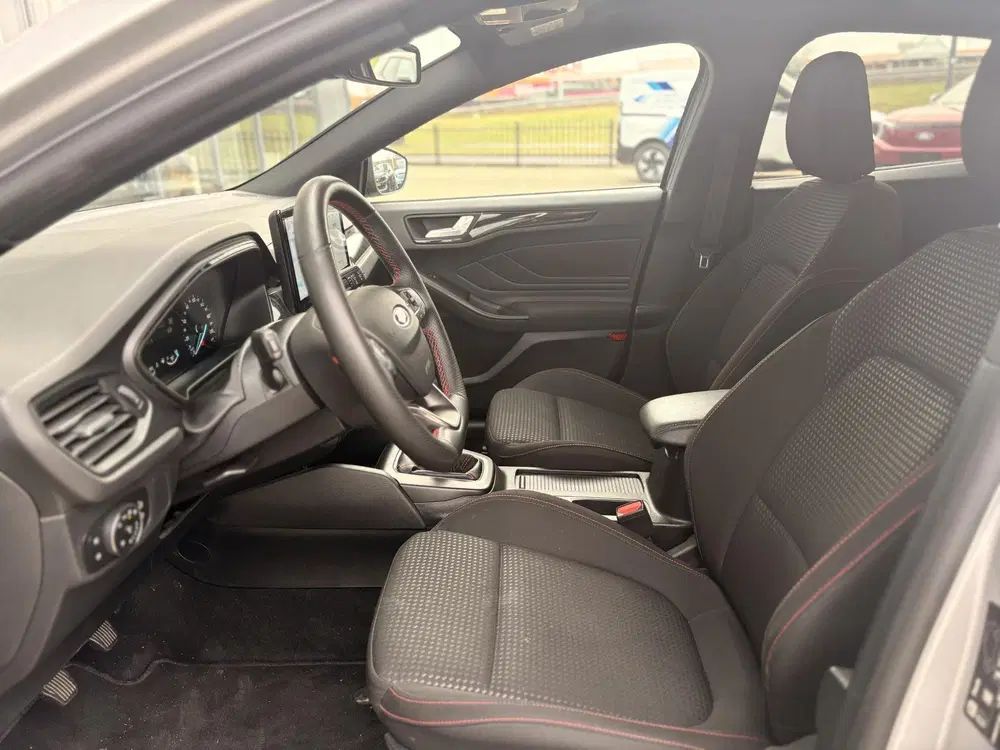 Ford Focus 1.0 EcoBoost Hybrid ST Line uit 2023, foto 11