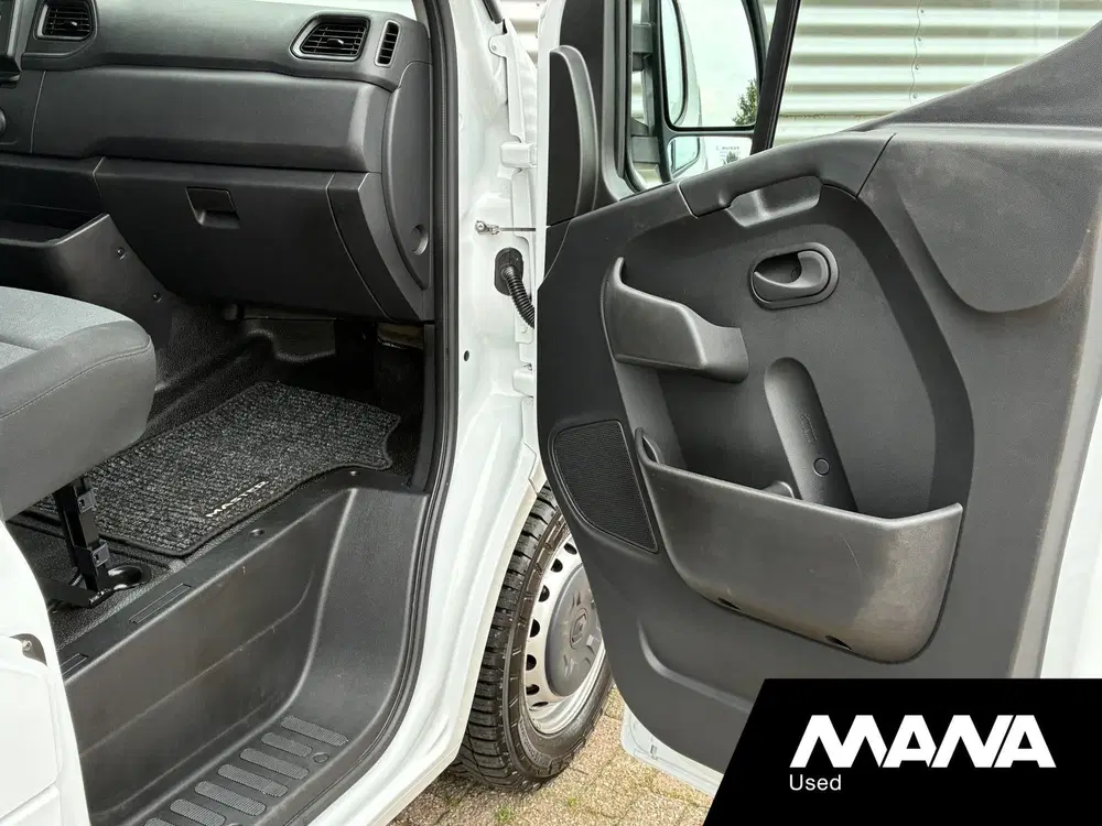 Renault Master T35 2.3 dCi 135 L2H2 Airco Sensoren Radio uit 2024, foto 9