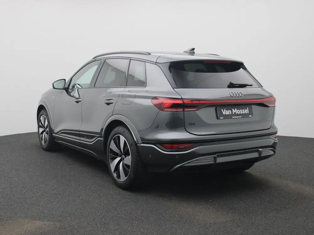 Audi Q6 e-tron S edition Quattro 100 kWh uit 2024, foto 3