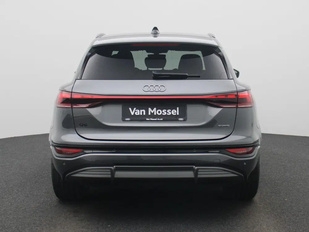 Audi Q6 e-tron S edition Quattro 100 kWh uit 2024, foto 5