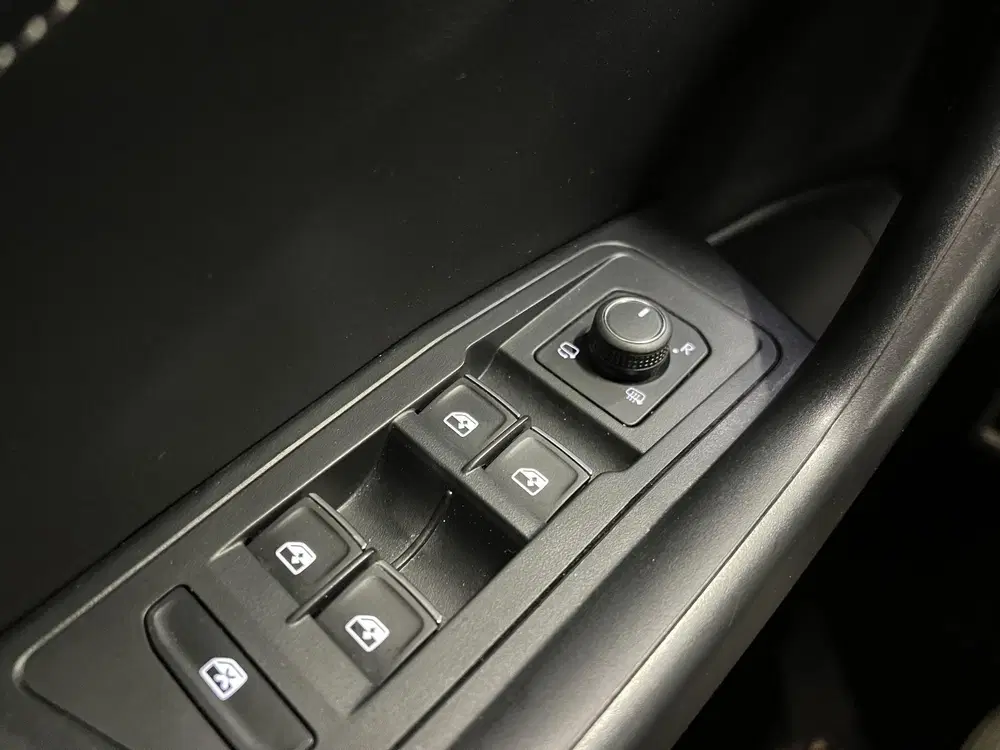 Volkswagen T-Roc 1.5 TSI 150PK R-Line Business Automaat Cam uit 2022, foto 9