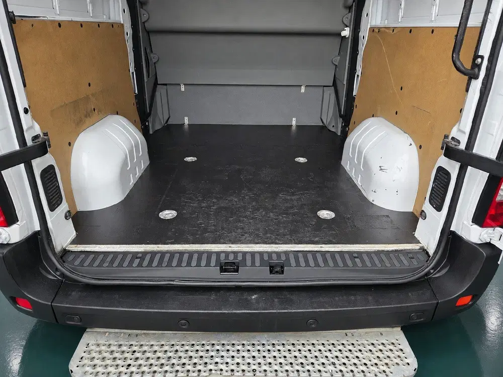 Peugeot Boxer uit 2020, foto 9