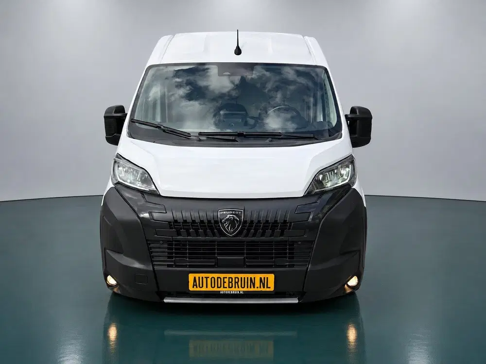 Renault Master uit 2024, foto 2