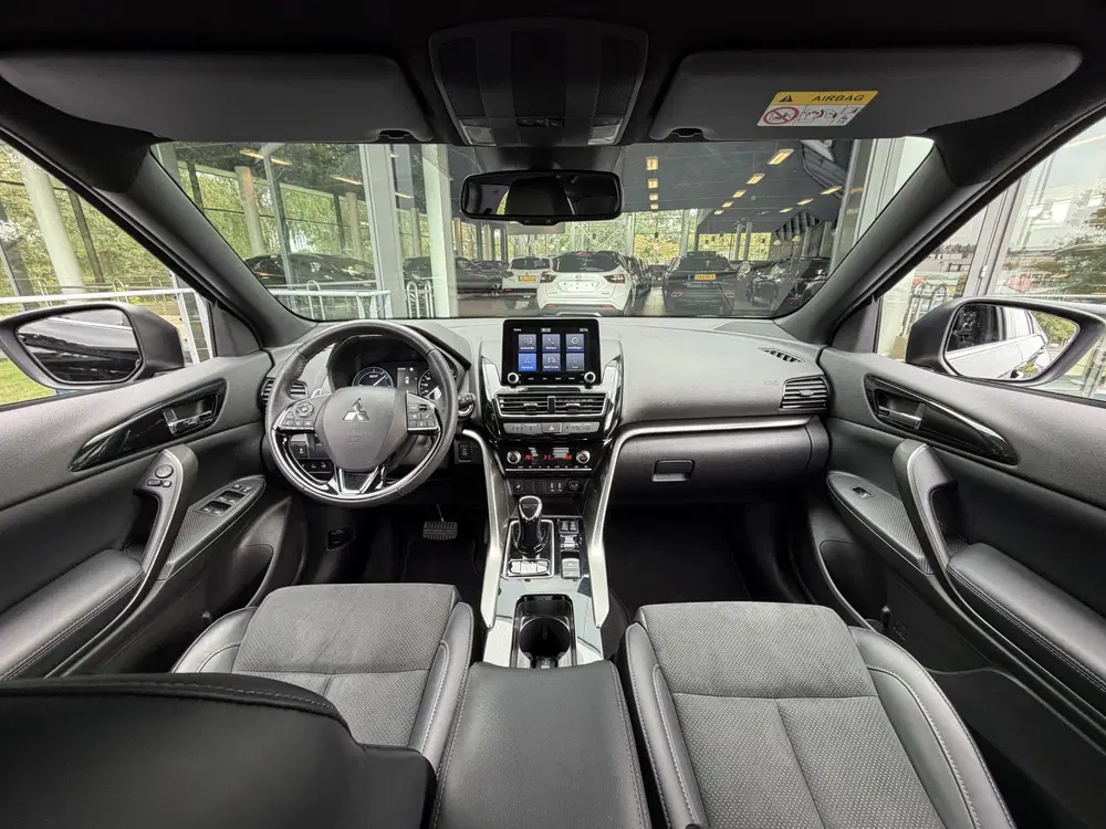 Mitsubishi Eclipse Cross 2.4 PHEV Black Edition uit 2024, foto 3