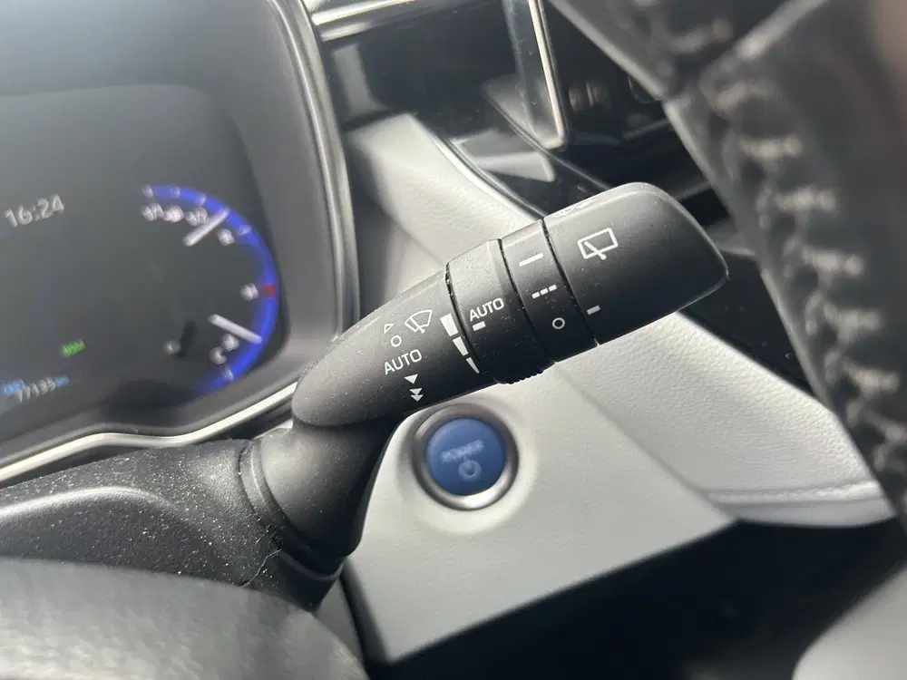 Toyota Corolla 1.8 Hybrid Executive uit 2020, foto 13