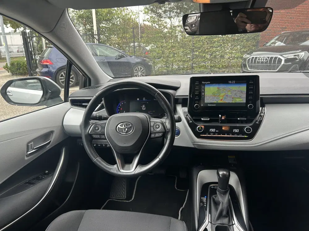 Toyota Corolla 1.8 Hybrid Executive uit 2020, foto 8
