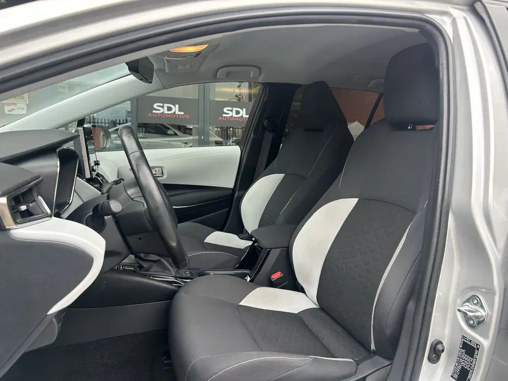 Toyota Corolla 1.8 Hybrid Executive uit 2020, foto 9