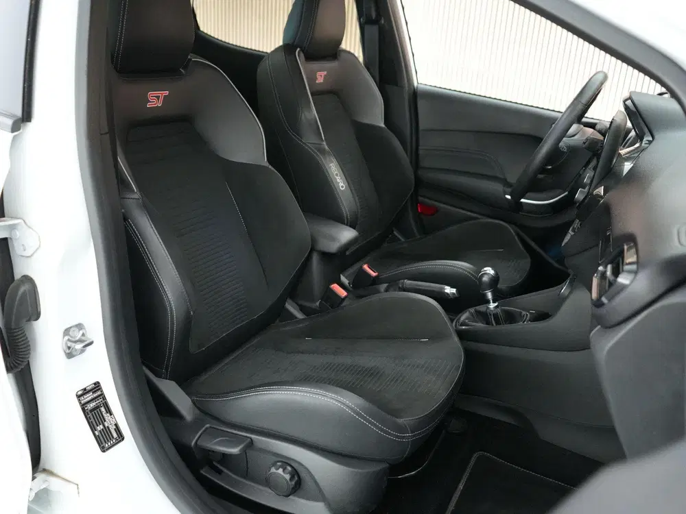 Ford Fiesta 1.5 200pk uit 2019, foto 15