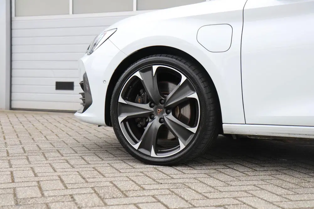 Cupra Leon 1.4 e-Hybrid 245pk VZ uit 2023, foto 15