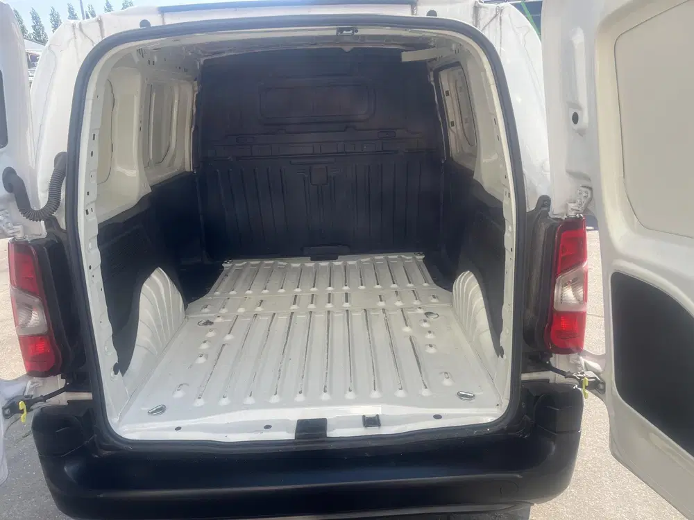 Opel Combo 1.5D L1H1 Edition uit 2020, foto 10