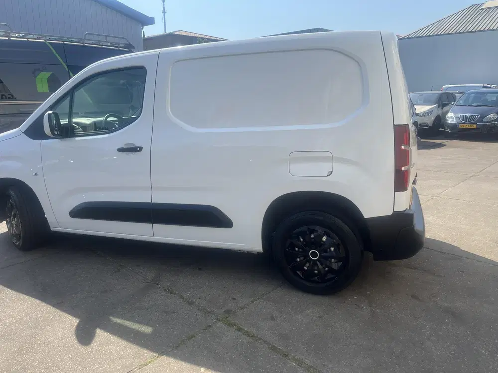 Opel Combo 1.5D L1H1 Edition uit 2020, foto 4