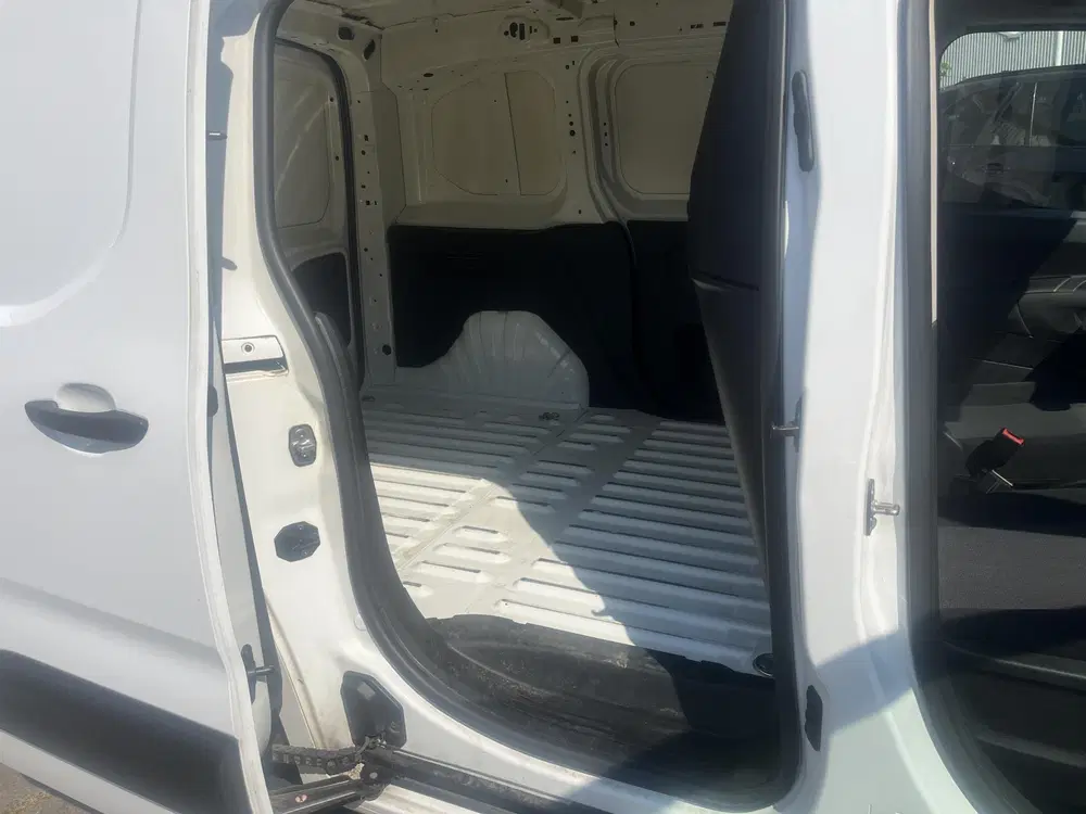 Opel Combo 1.5D L1H1 Edition uit 2020, foto 9