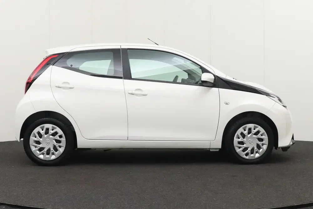 Toyota Aygo 1.0 Aut. VVT-i x-play Carplay Camera Airco uit 2020, foto 6