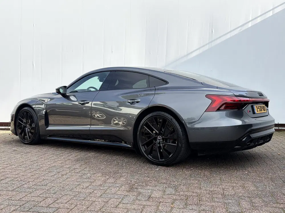 Audi e-tron GT RS 93 kWh 600pk Pano HUD 360° Adapt.Cru uit 2022, foto 2