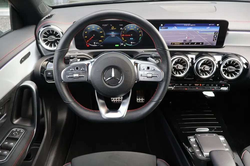 Mercedes-Benz CLA 250 e AMG Line l MBU uit 2023, foto 2