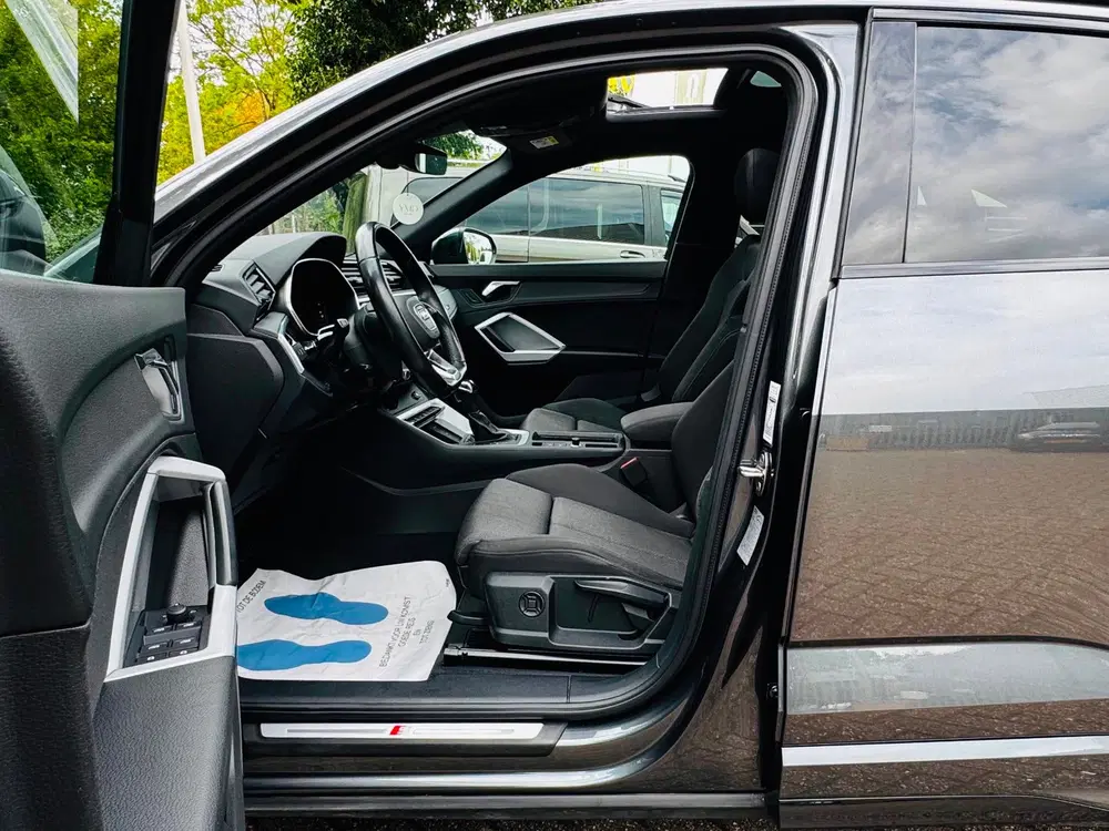 Audi Q3 45 TFSI e S Edition S-Line*Pano*Led uit 2022, foto 15