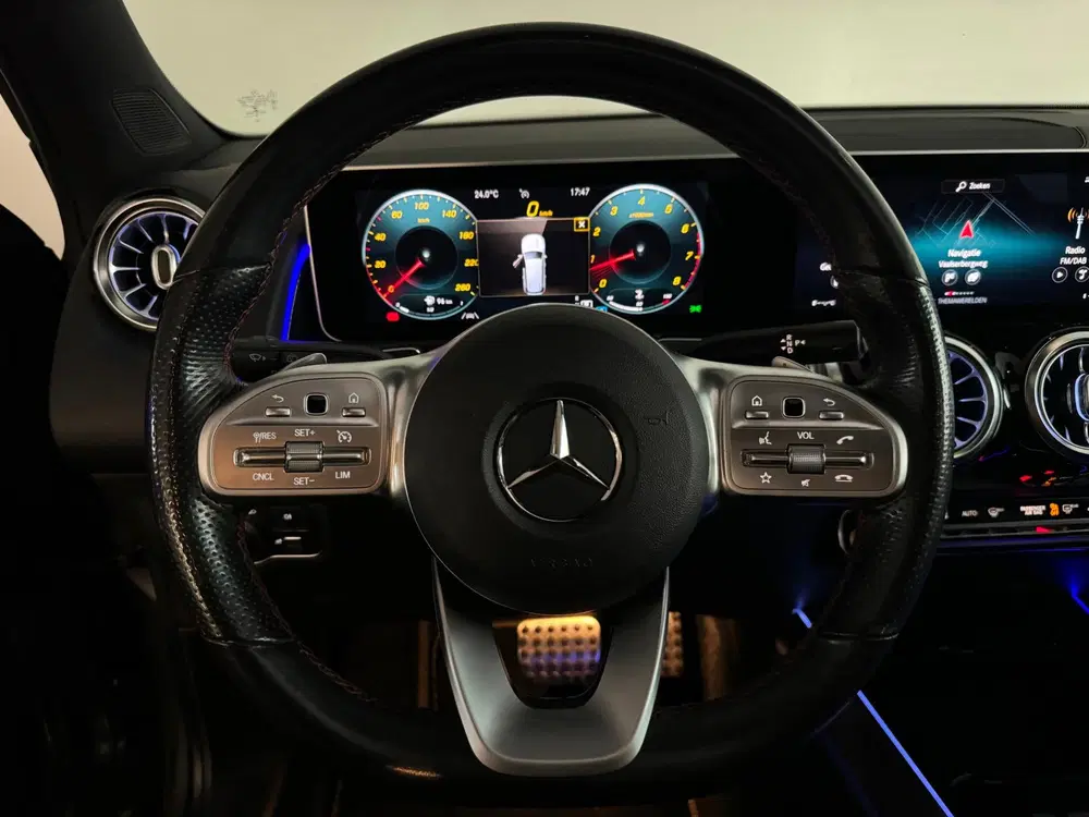 Mercedes-Benz GLB 250 AMG 4MATIC Pano uit 2020, foto 11