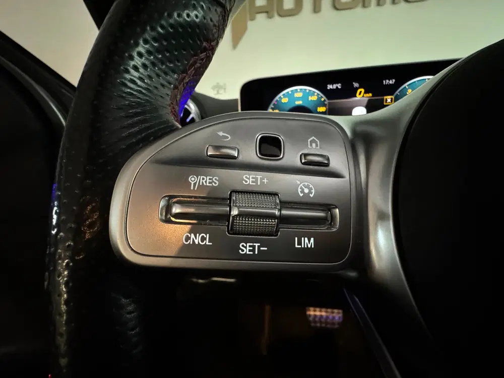 Mercedes-Benz GLB 250 AMG 4MATIC Pano uit 2020, foto 12