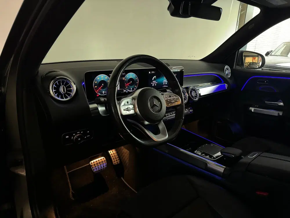 Mercedes-Benz GLB 250 AMG 4MATIC Pano uit 2020, foto 9