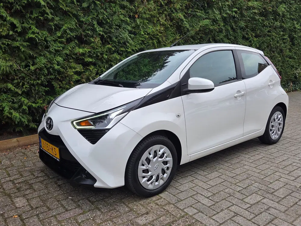 Toyota Aygo 1.0 VVT-i x-play uit 2020, foto 2