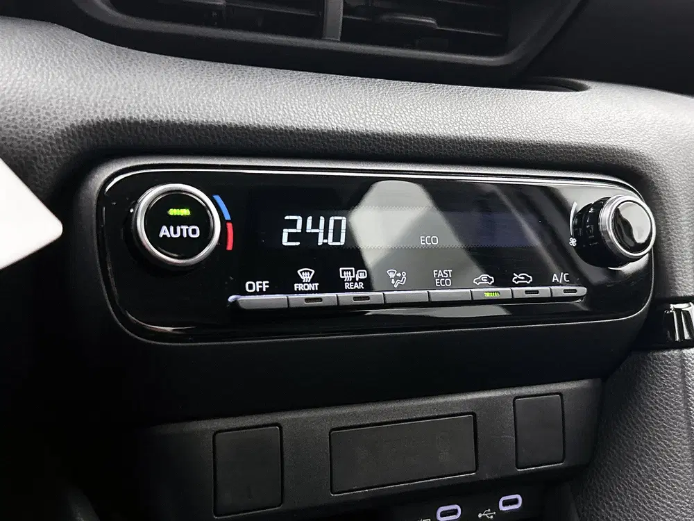 Toyota Yaris 1.5 Hybrid 115 First Edition uit 2025, foto 10