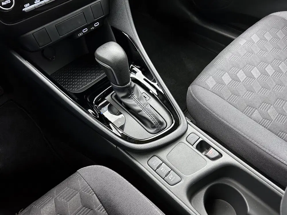 Toyota Yaris 1.5 Hybrid 115 First Edition uit 2025, foto 11