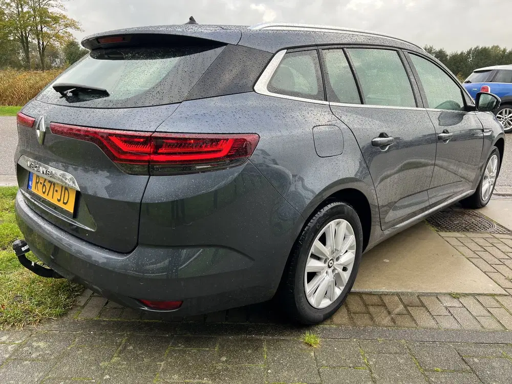 Renault Megane Mégane Tce Business uit 2022, foto 2