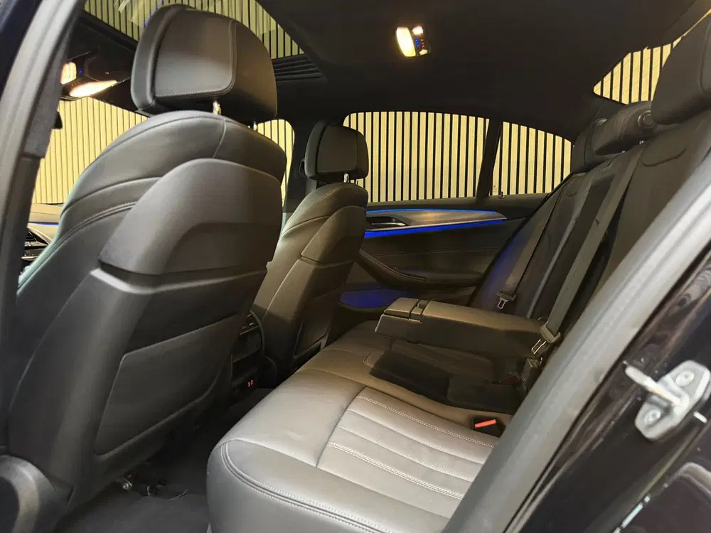 BMW 5-serie 520i M-Sport uit 2020, foto 11