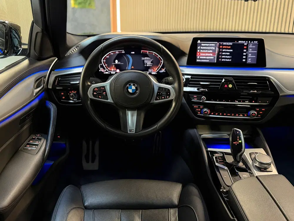 BMW 5-serie 520i M-Sport uit 2020, foto 12