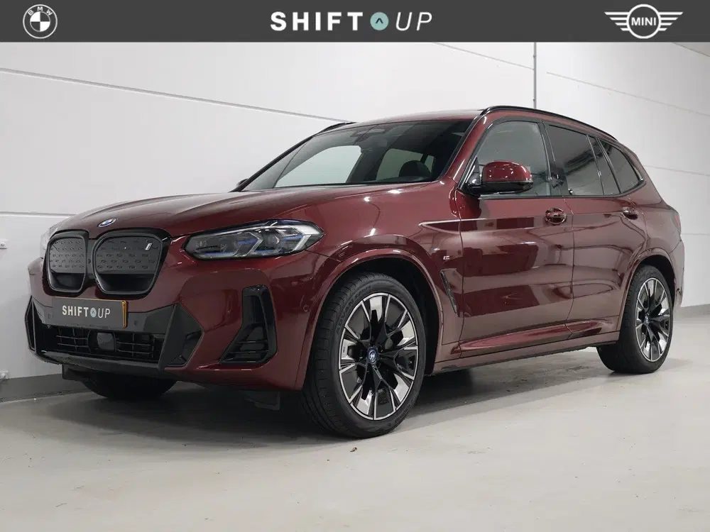 BMW iX3 80 kWh Panoramadak uit 2022