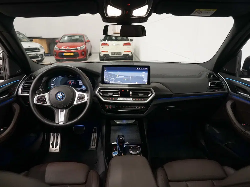 BMW iX3 80 kWh Panoramadak uit 2022, foto 10