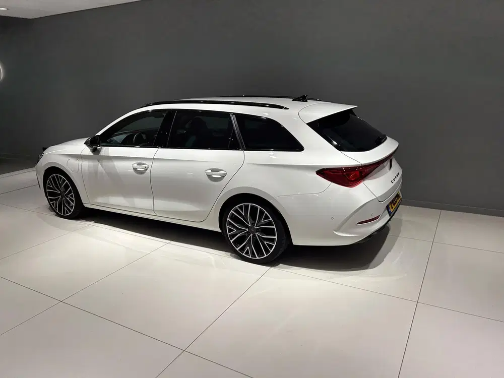 Cupra Leon 1.4 e-Hybrid 245pk DSG-6 Adrenaline uit 2021, foto 3